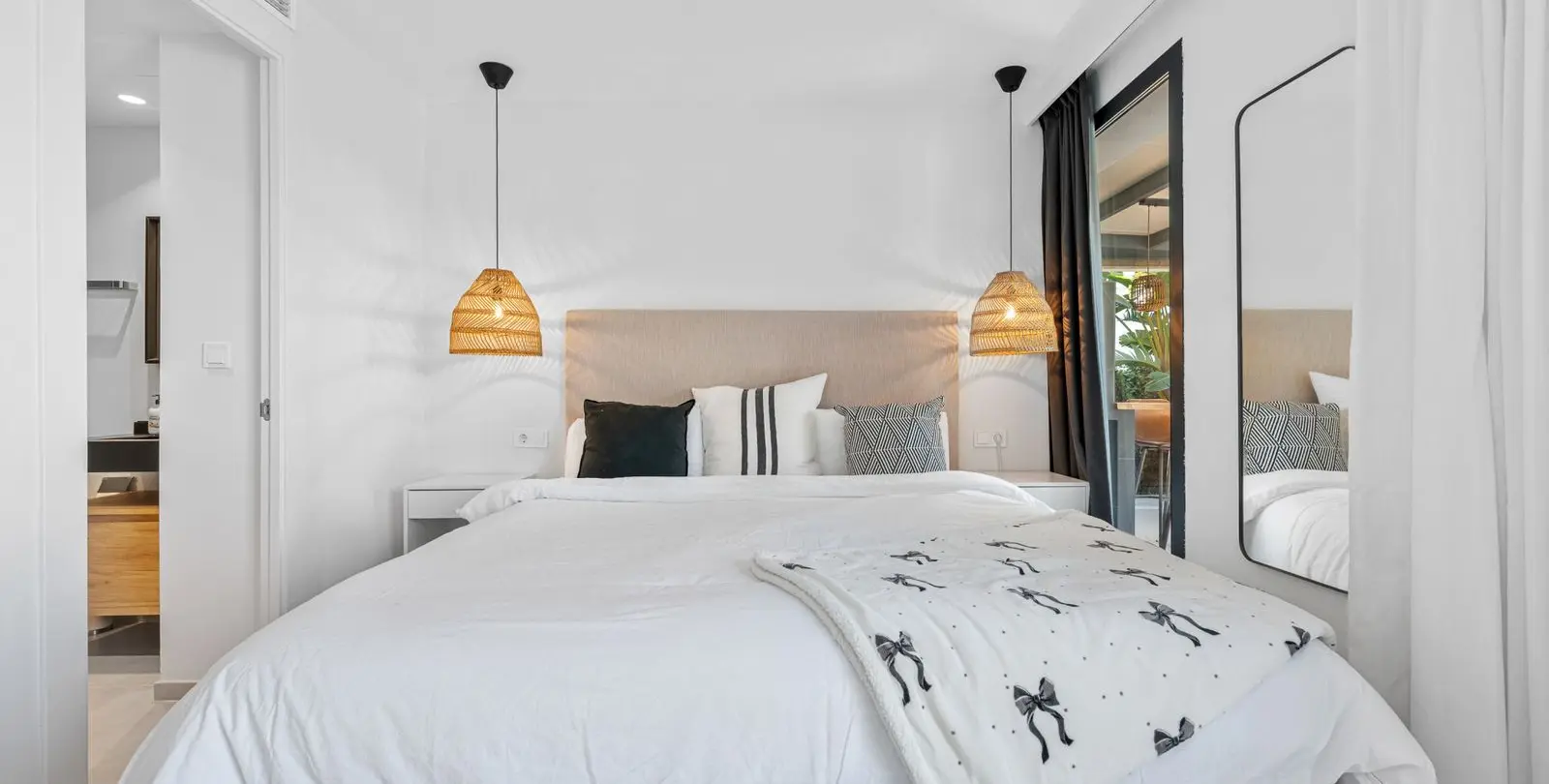 Sale of detached villa in Nueva Andalucía 24