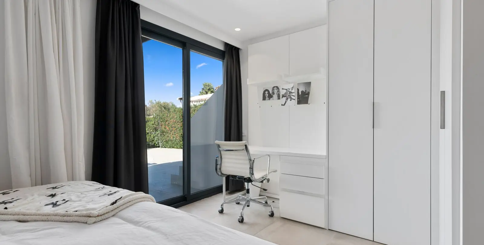 Sale of detached villa in Nueva Andalucía 25