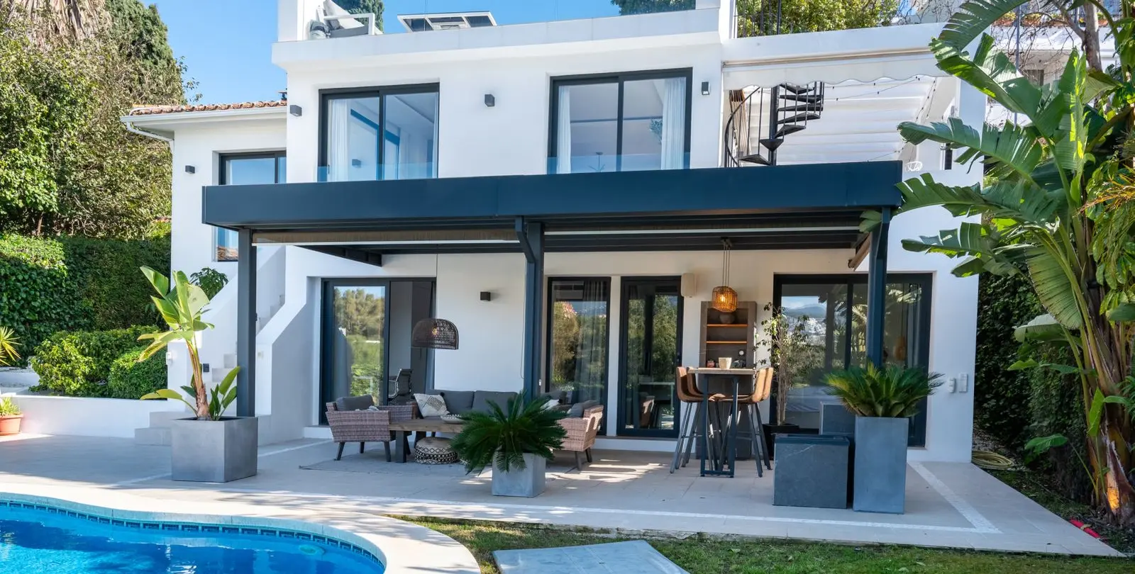 Sale of detached villa in Nueva Andalucía 38