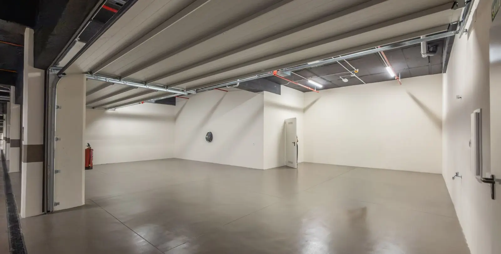 Sale of middle floor apartment in The Golden Mile 25