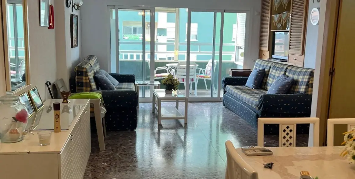 Venta de apartamento en planta media en Los Boliches 1