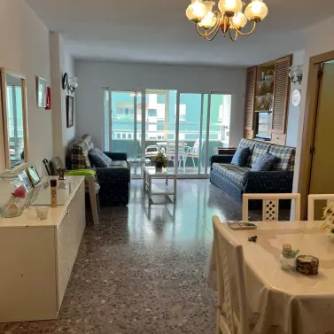 Venta de apartamento en planta media en Los Boliches