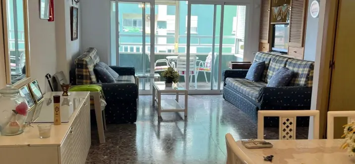Venta de apartamento en planta media en Los Boliches 0