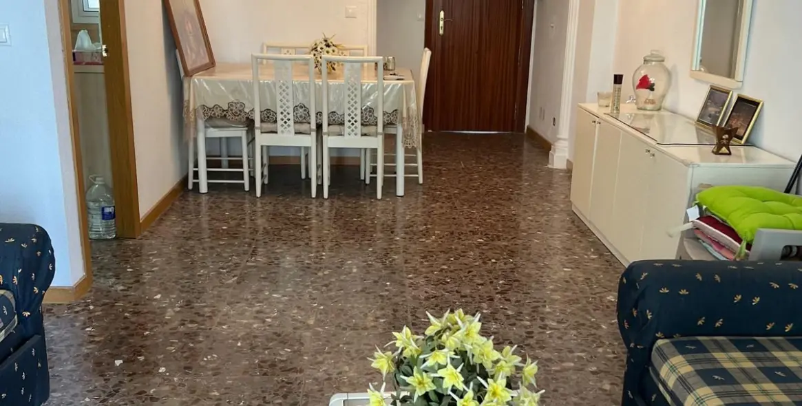 Venta de apartamento en planta media en Los Boliches 2