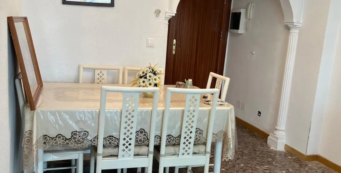 Venta de apartamento en planta media en Los Boliches 3