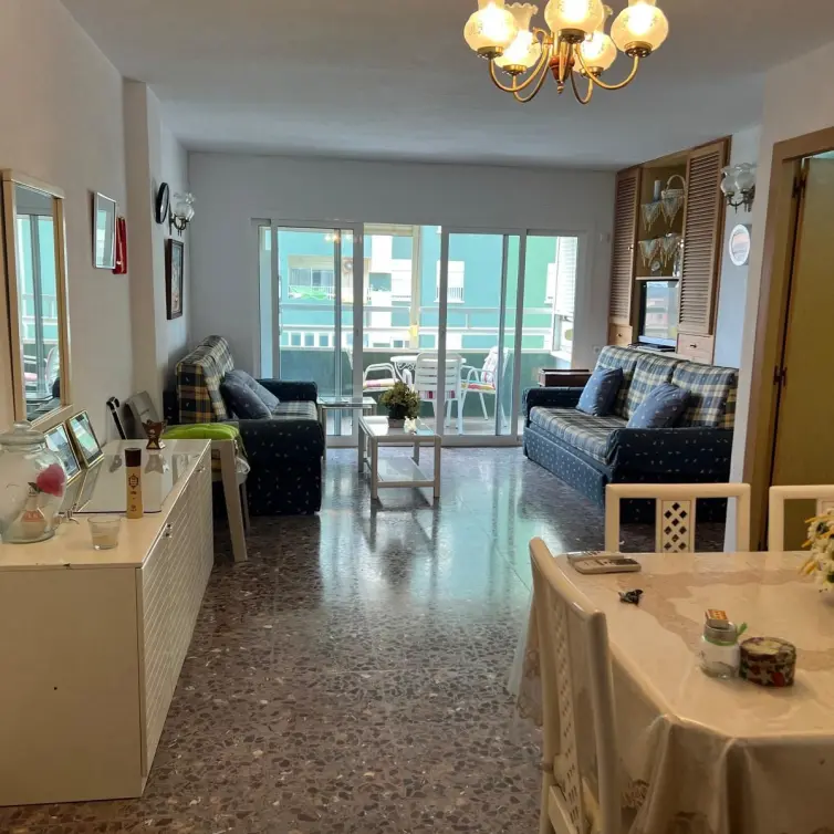 Venta de apartamento en planta media en Los Boliches