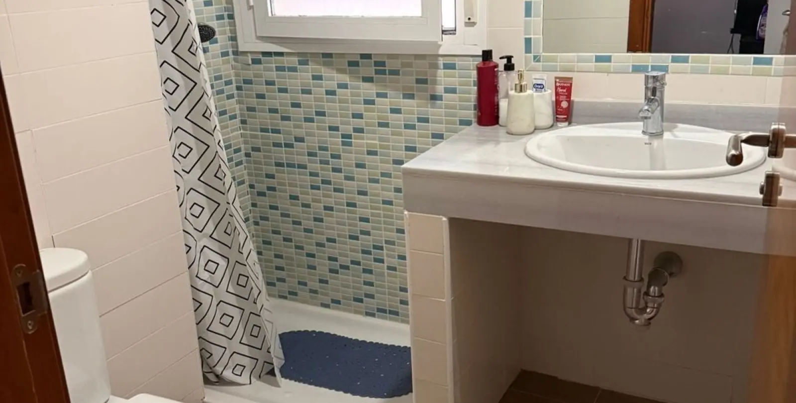 Sale of middle floor apartment in La Duquesa 6