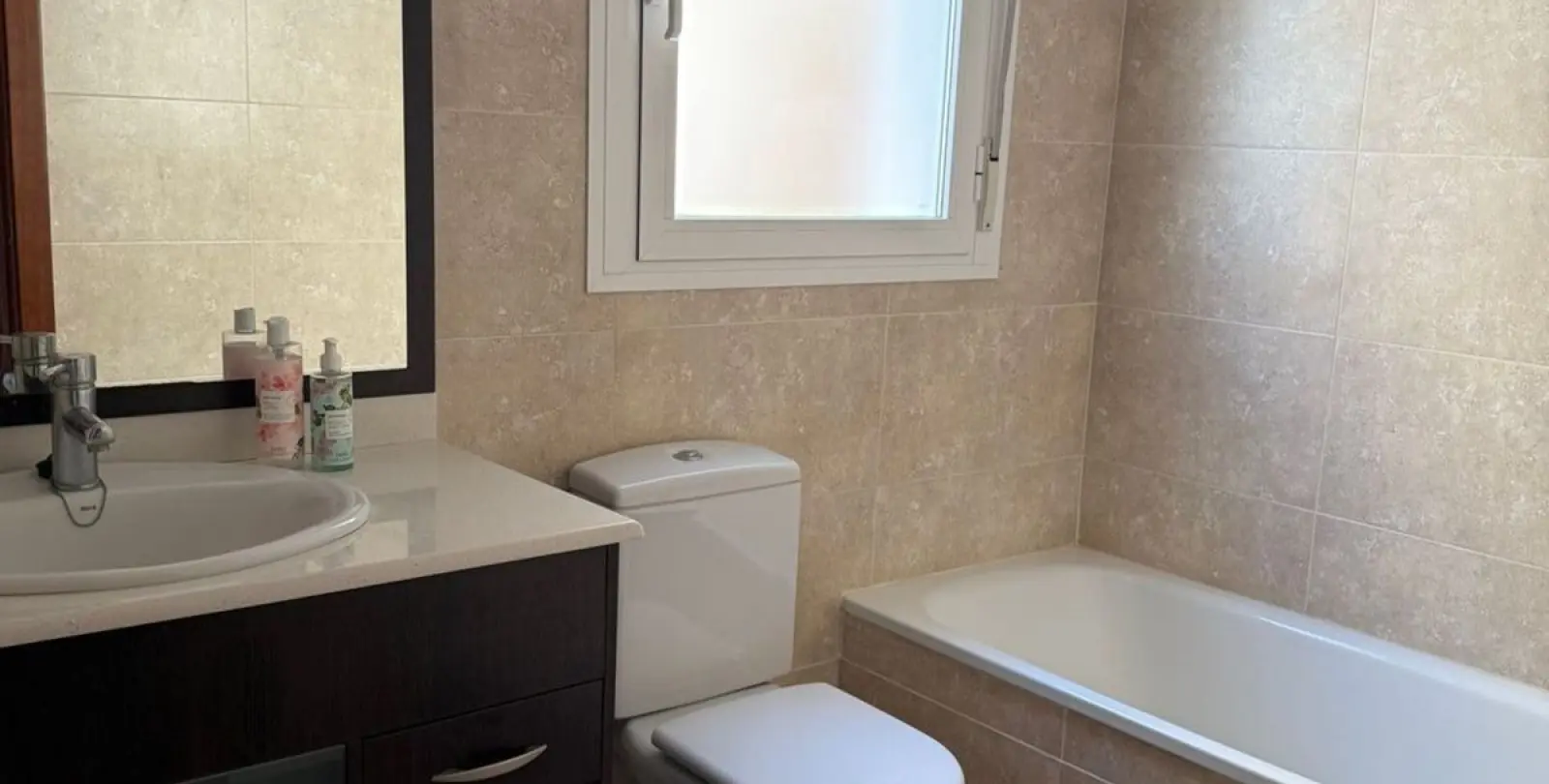 Sale of middle floor apartment in La Duquesa 7