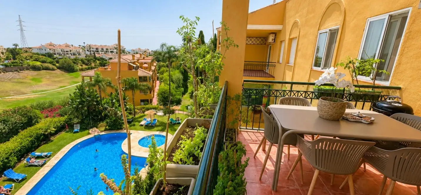 Venta de apartamento en planta media en Riviera del Sol 0