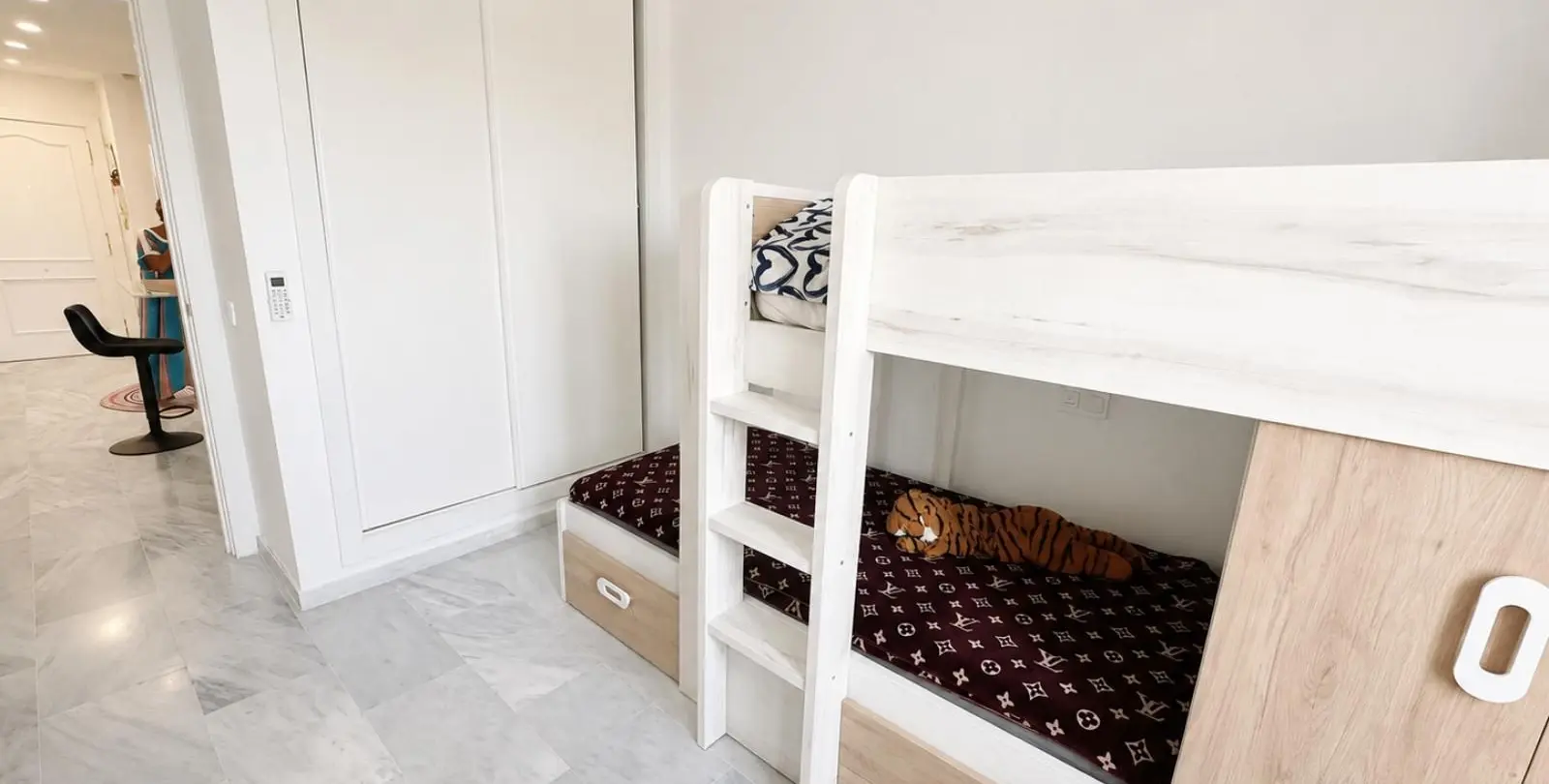 Venta de apartamento en planta media en Riviera del Sol 11