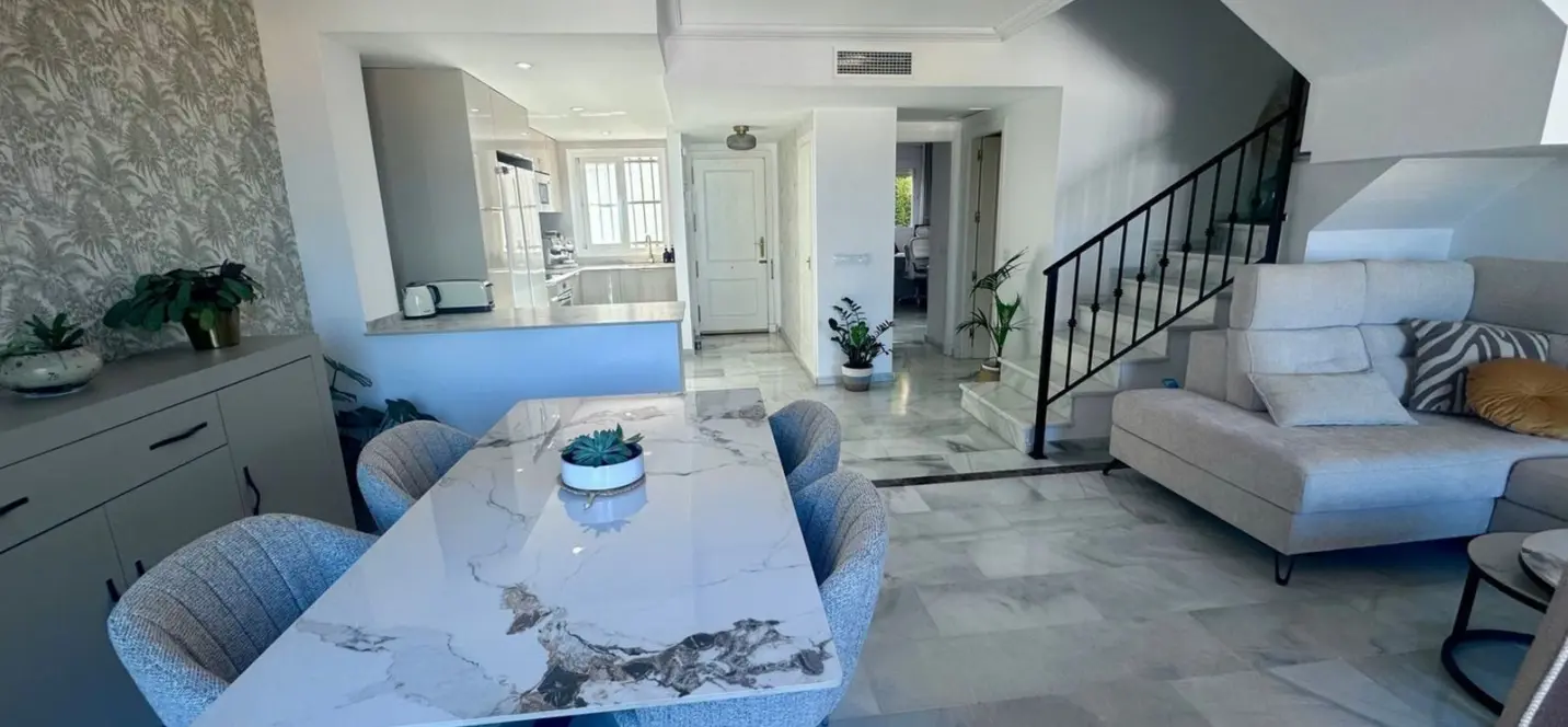 Sale of townhouse in Casares Playa 1
