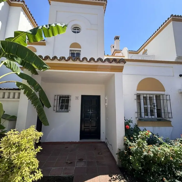 Venta de adosado en Estepona