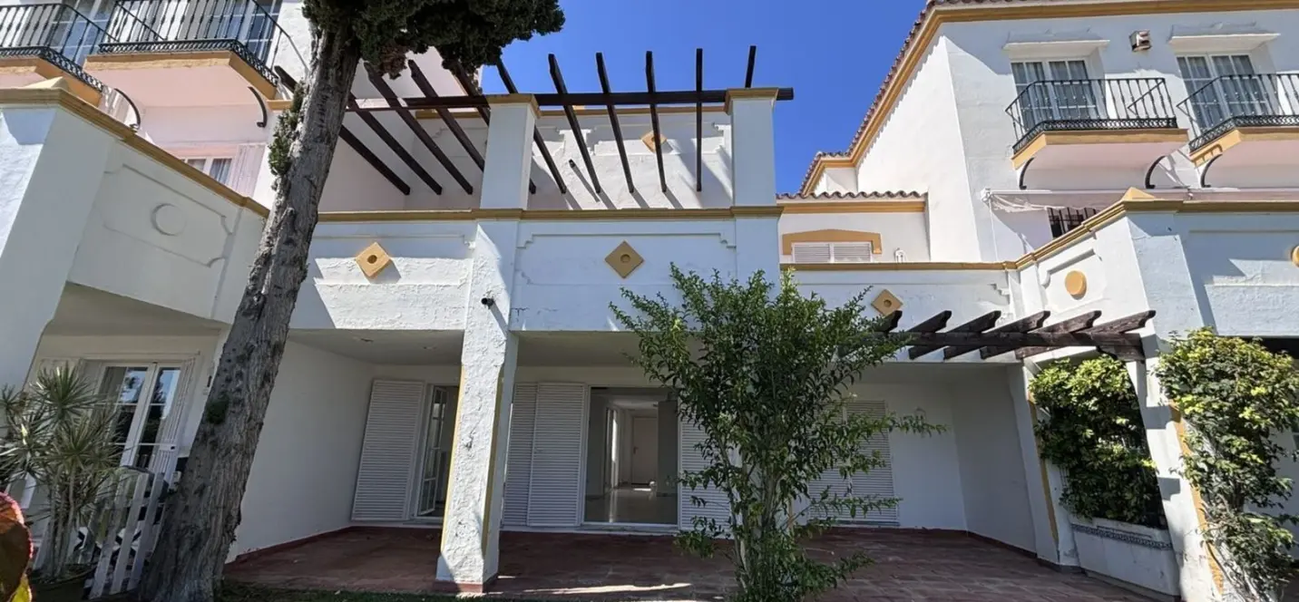 Venta de adosado en Estepona 1