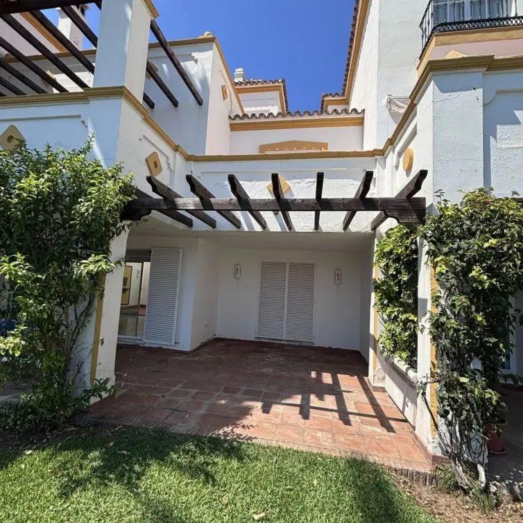 Venta de adosado en Estepona