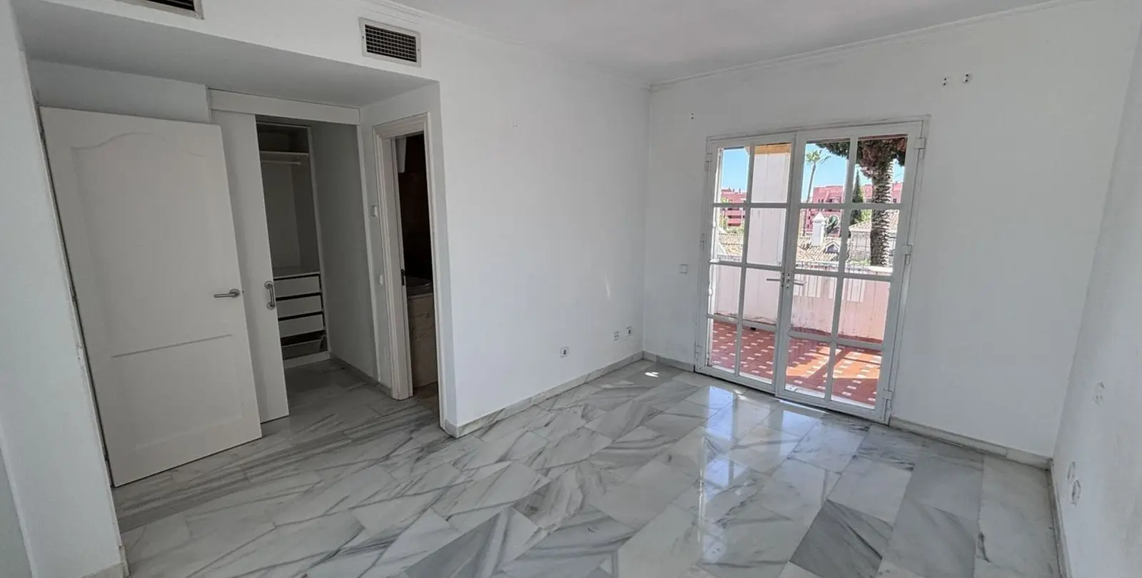 Venta de adosado en Estepona 26