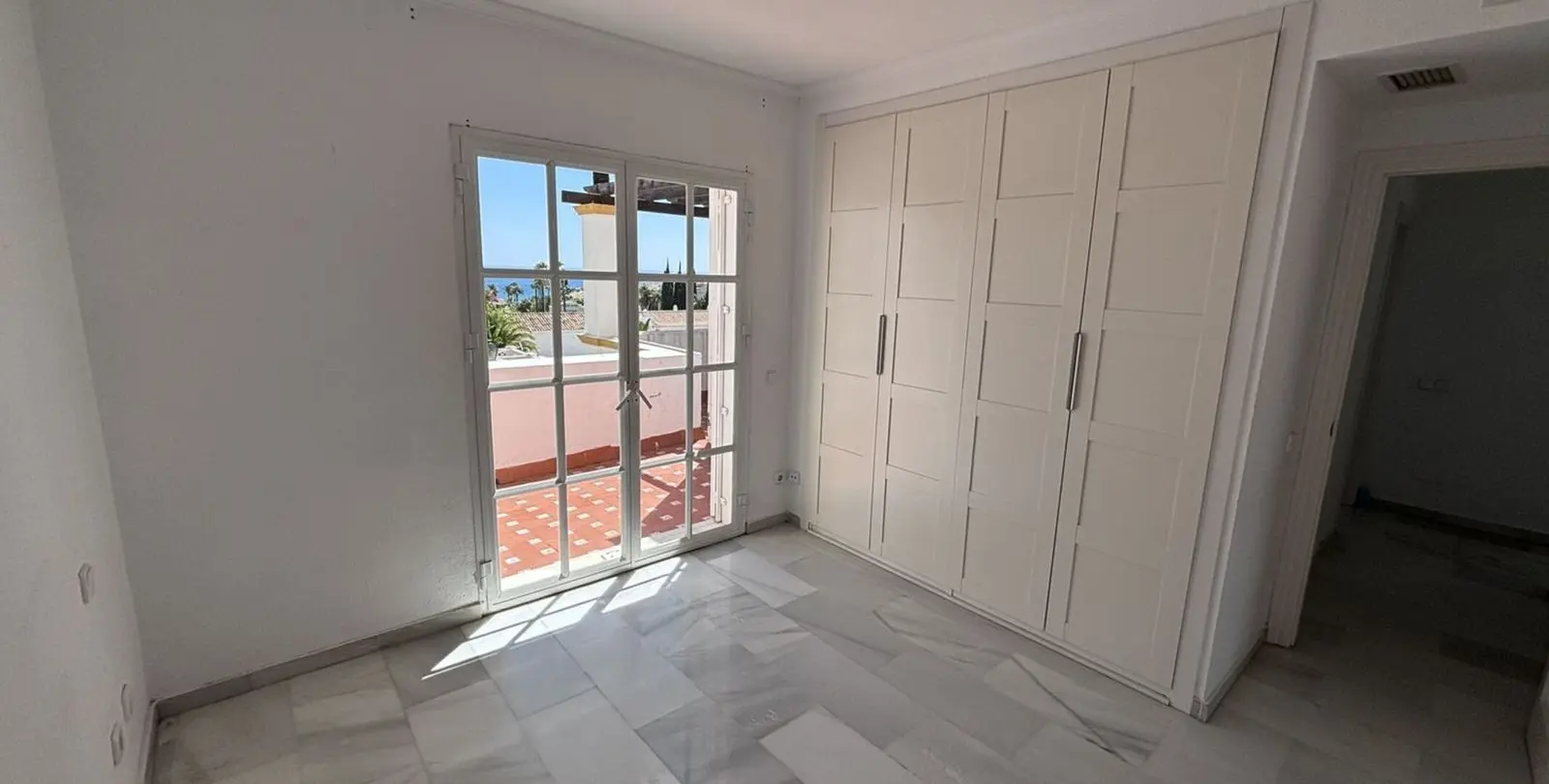 Venta de adosado en Estepona 28