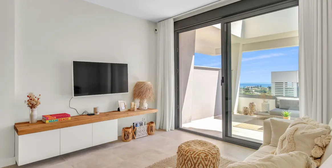 Sale of penthouse in Estepona 4