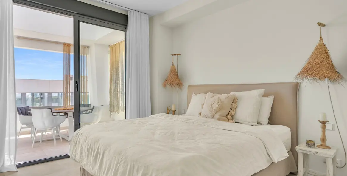 Sale of penthouse in Estepona 13