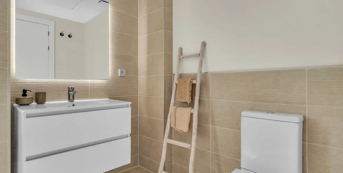 Sale of penthouse in Estepona 18