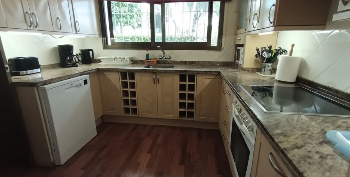 Venta de apartamento en planta baja en Nagüeles 12