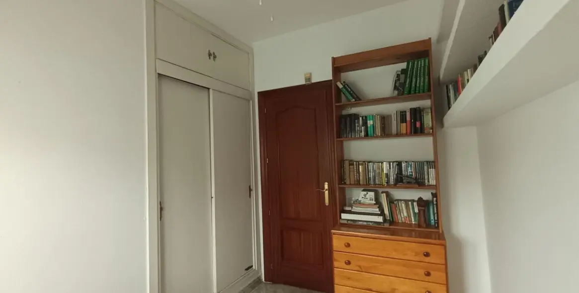 Venta de apartamento en planta baja en Nagüeles 18
