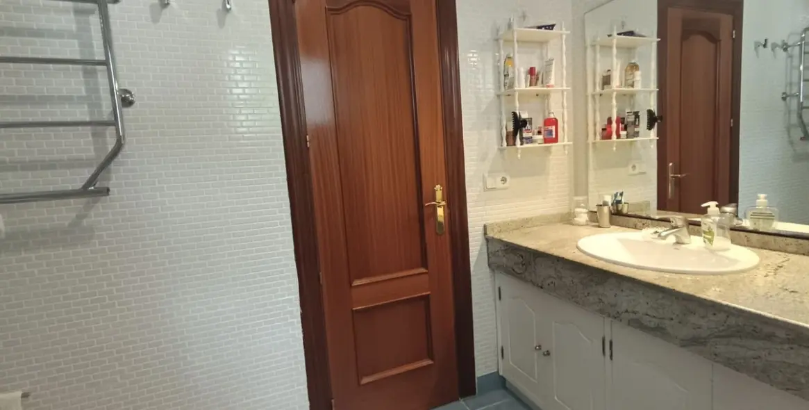 Venta de apartamento en planta baja en Nagüeles 28