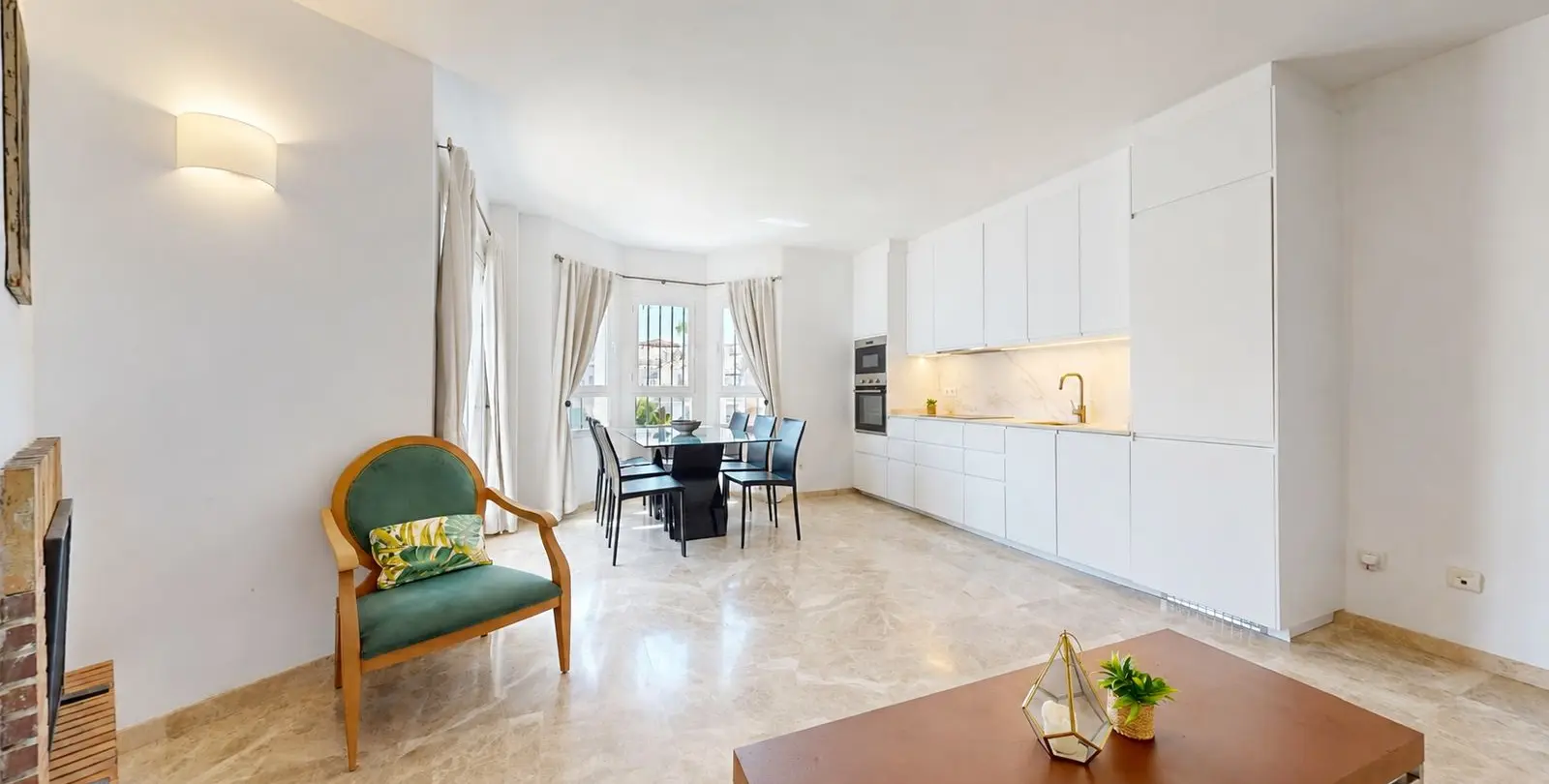Sale of penthouse duplex in Nueva Andalucía 2