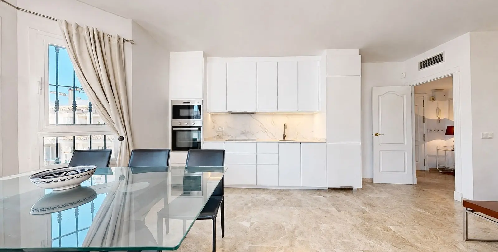 Sale of penthouse duplex in Nueva Andalucía 6