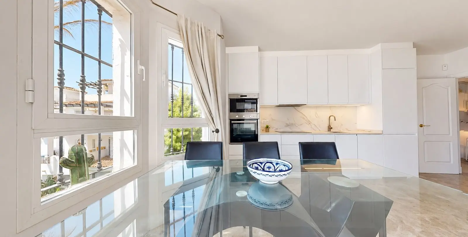 Sale of penthouse duplex in Nueva Andalucía 8
