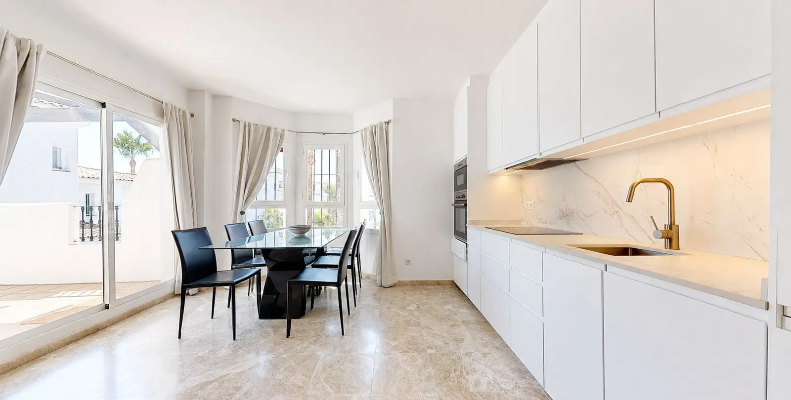 Sale of penthouse duplex in Nueva Andalucía 13