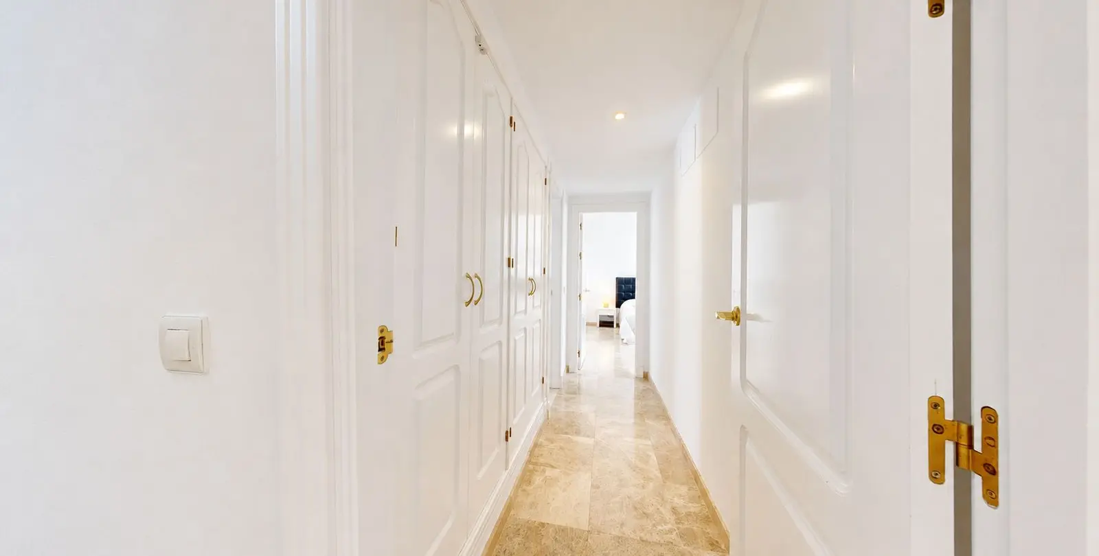 Sale of penthouse duplex in Nueva Andalucía 19
