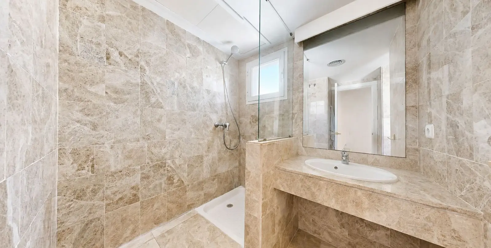 Sale of penthouse duplex in Nueva Andalucía 21