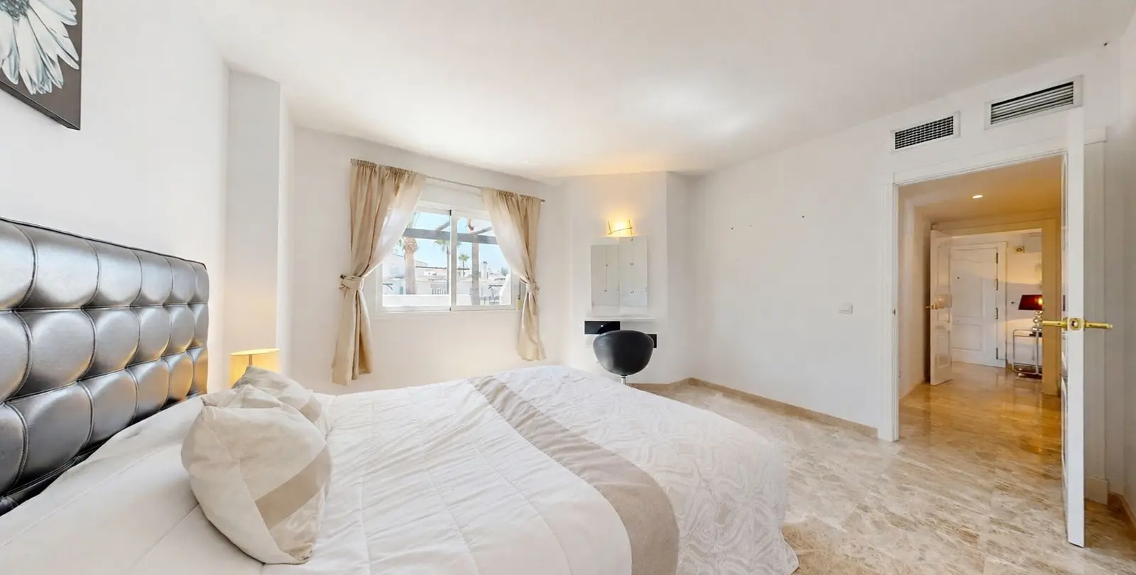 Sale of penthouse duplex in Nueva Andalucía 25