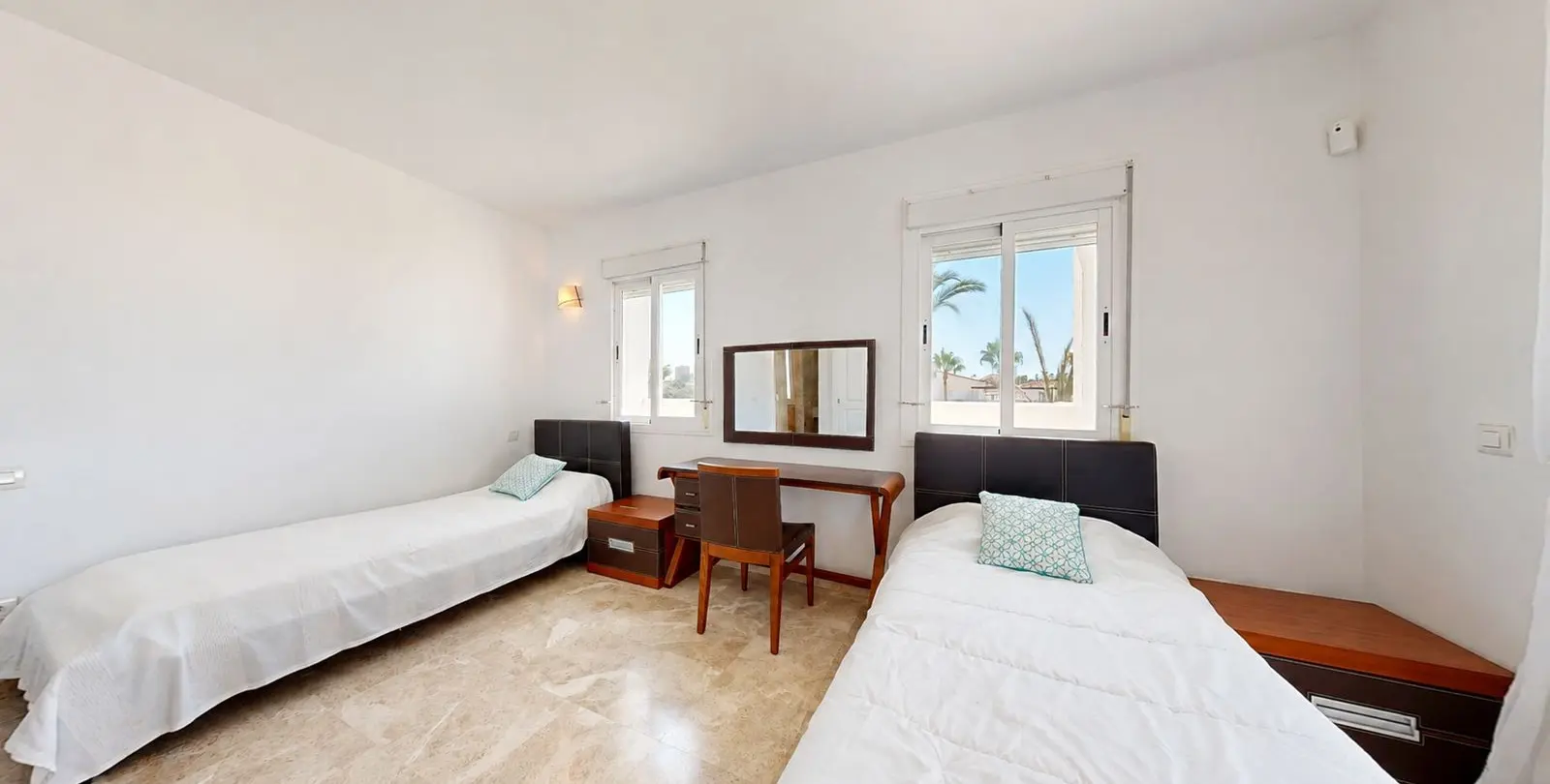 Sale of penthouse duplex in Nueva Andalucía 29