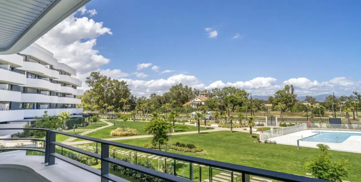 Venta de apartamento en planta media en Torremolinos 1