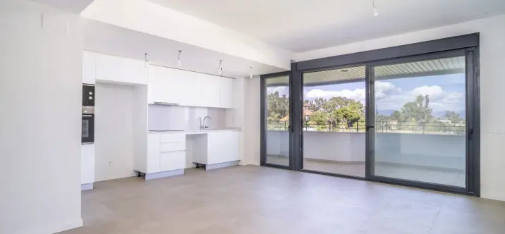 Venta de apartamento en planta media en Torremolinos 1