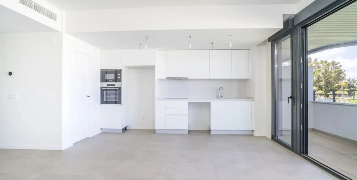 Venta de apartamento en planta media en Torremolinos 3