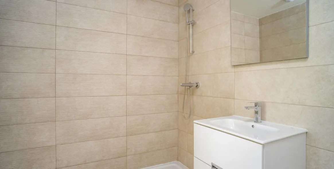 Venta de apartamento en planta media en Torremolinos 16