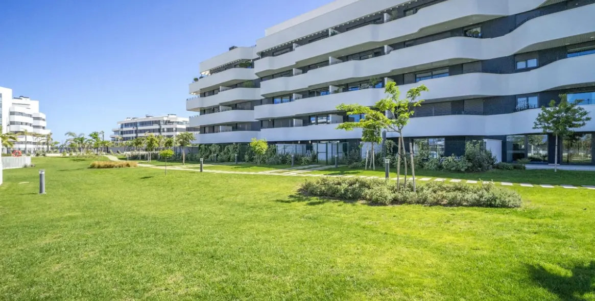Venta de apartamento en planta media en Torremolinos 25