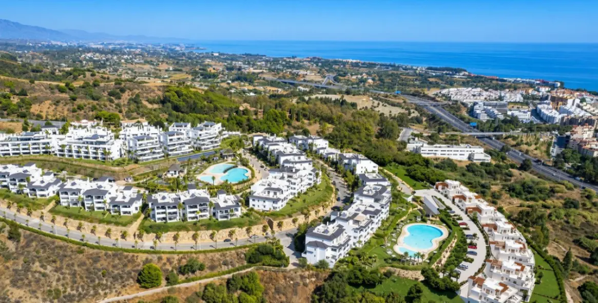 Venta de apartamento en planta baja en Estepona 1