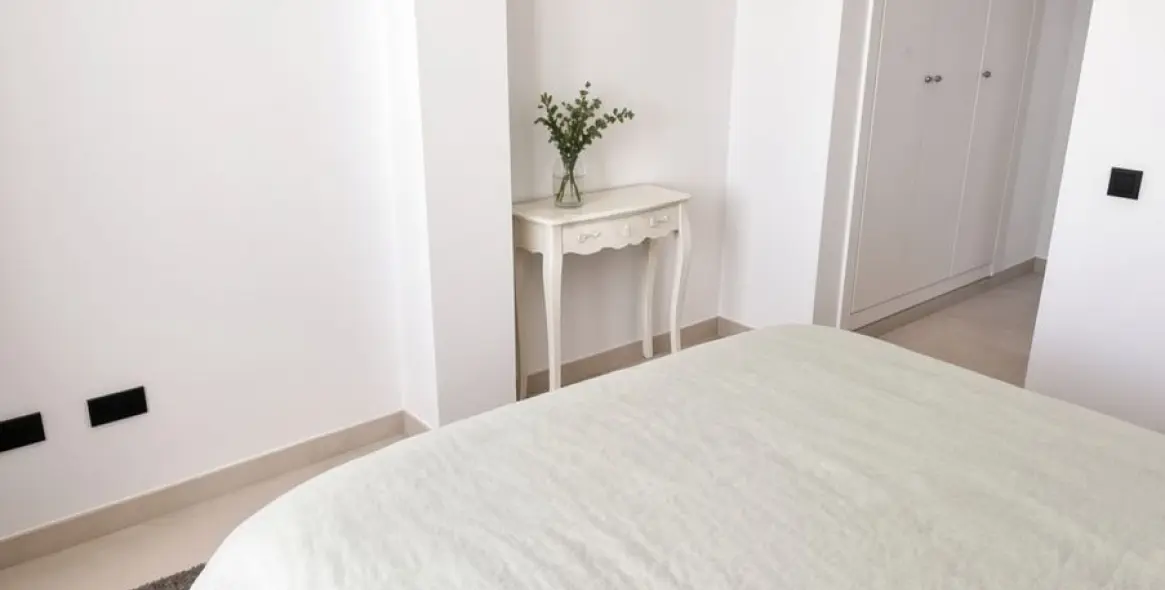 Venta de apartamento en planta baja en Estepona 15