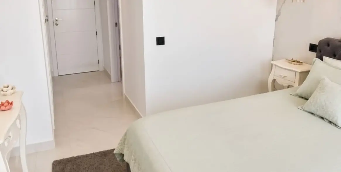 Venta de apartamento en planta baja en Estepona 30