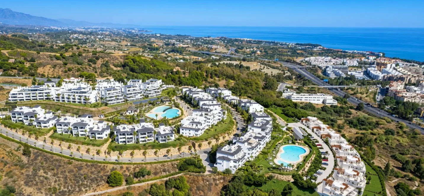 Продажа апартаментов на первом этаже в Estepona 0