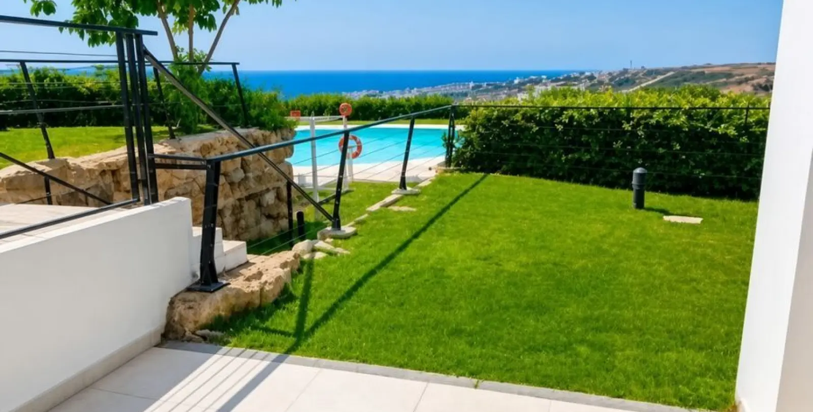Sale of ground floor apartment in Estepona 4
