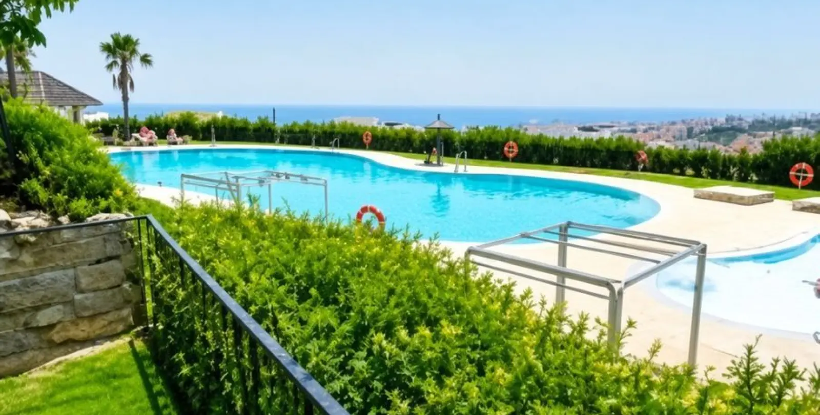 Sale of ground floor apartment in Estepona 7