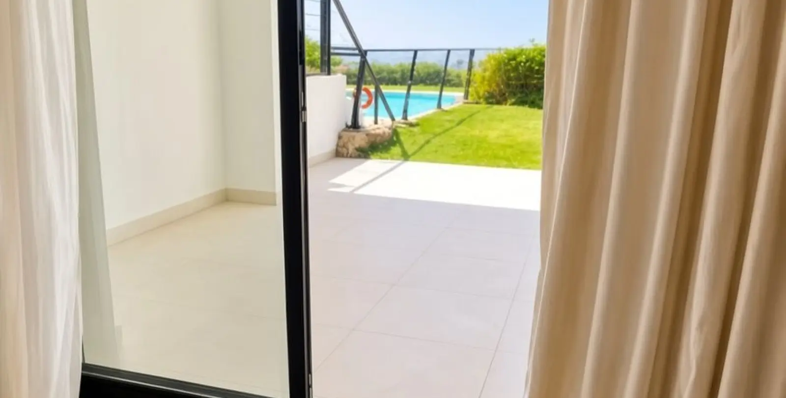 Sale of ground floor apartment in Estepona 20