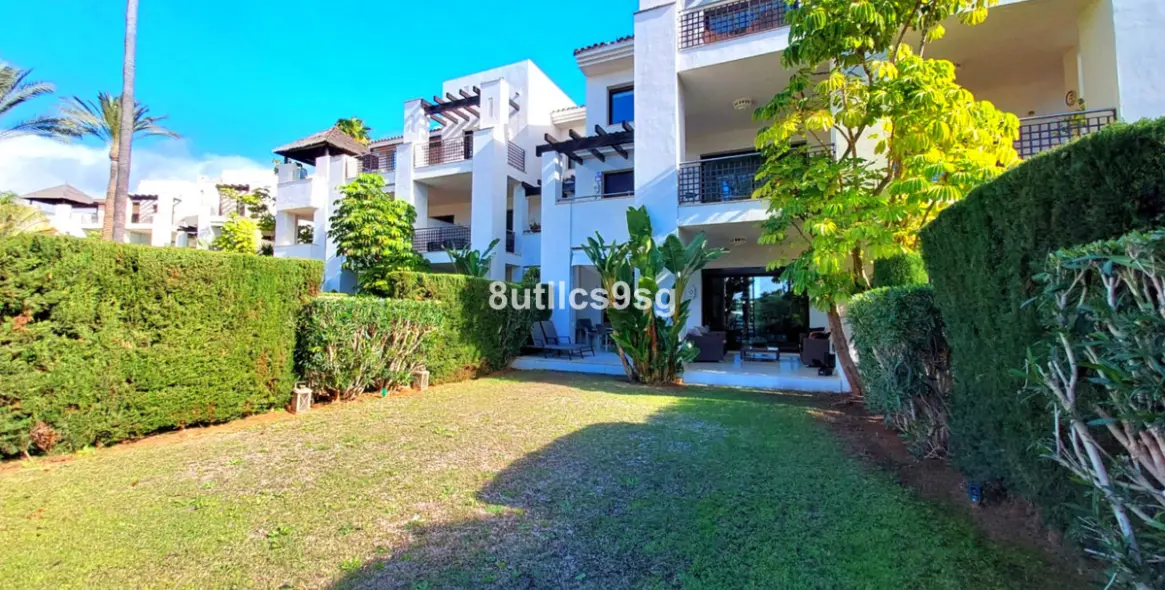 Venta de apartamento en planta baja en Benahavís 1