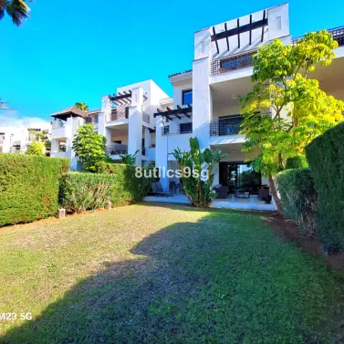 Venta de apartamento en planta baja en Benahavís