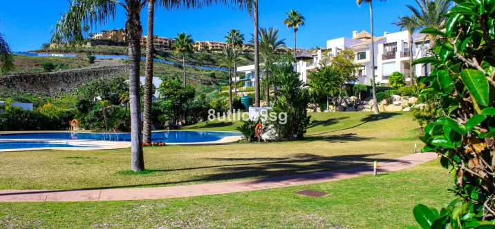 Venta de apartamento en planta baja en Benahavís 1