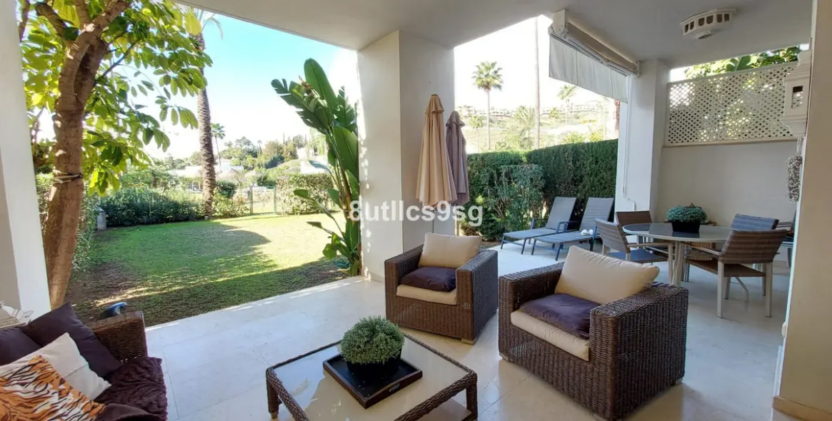 Venta de apartamento en planta baja en Benahavís 3